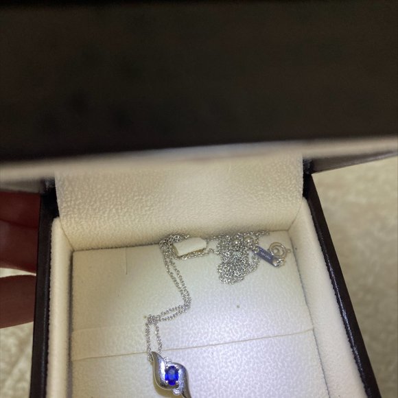 Angara sapphire and diamond necklace - Picture 2 of 6